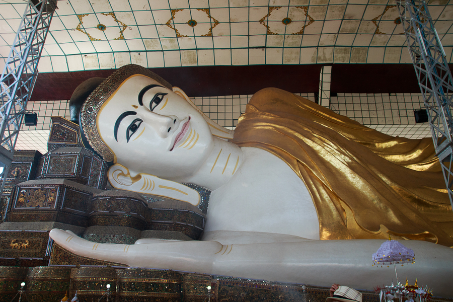 Budha reclinado Shwethalyaung