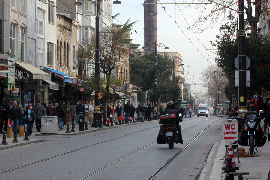Calle con tranvia en Estambul Calle con tranvia en Estambul