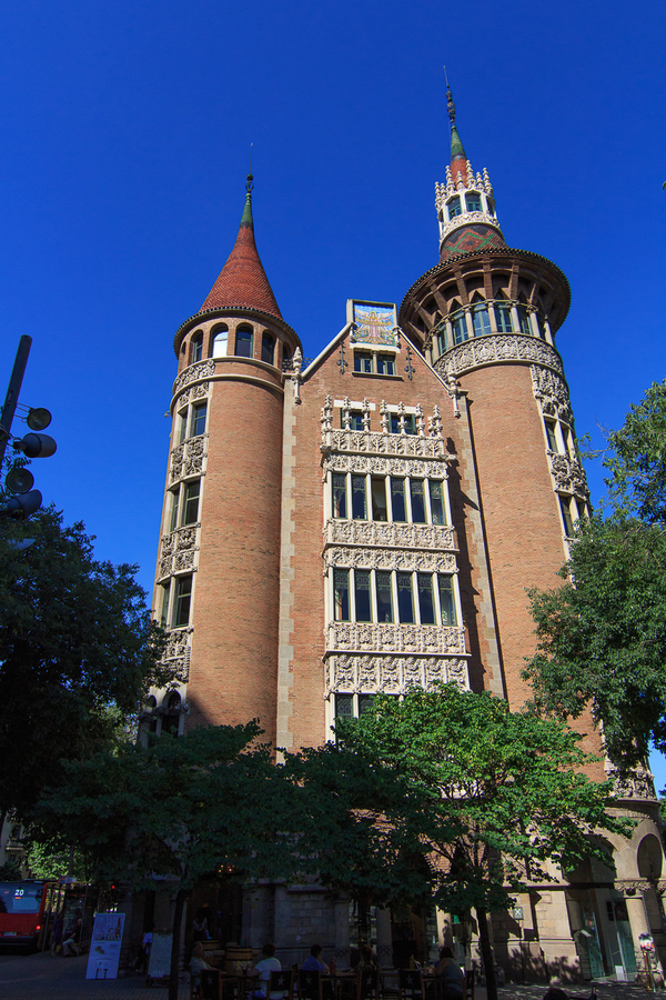 Casa de les punxes en Barcelona Casa de les punxes en Barcelona