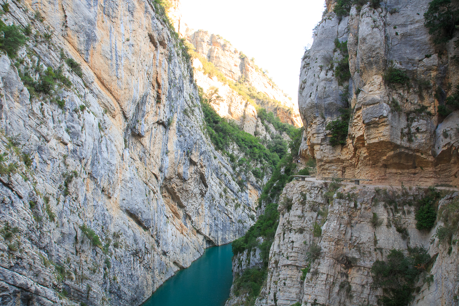 Cauce rio en Mont Rebei Cauce rio en Mont Rebei