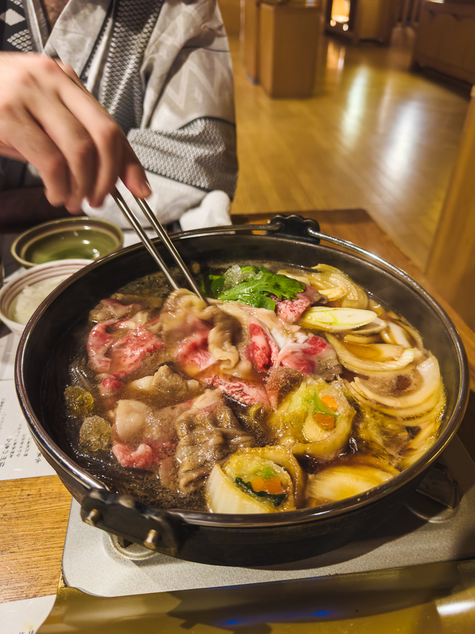 Cena de alta cocina en el mejor ryokan de japón