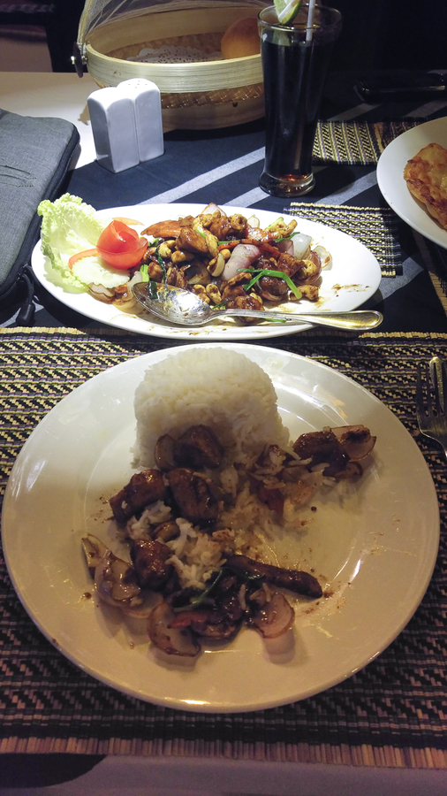 Cena en el Amata Garden Resort