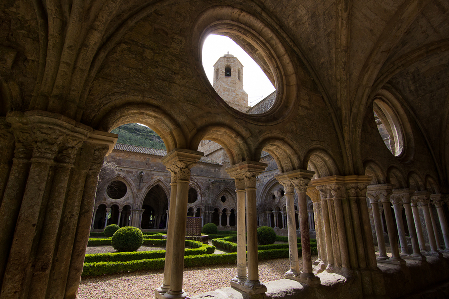 Claustro de la Abadia de Fontfroide Claustro de la Abadia de Fontfroide