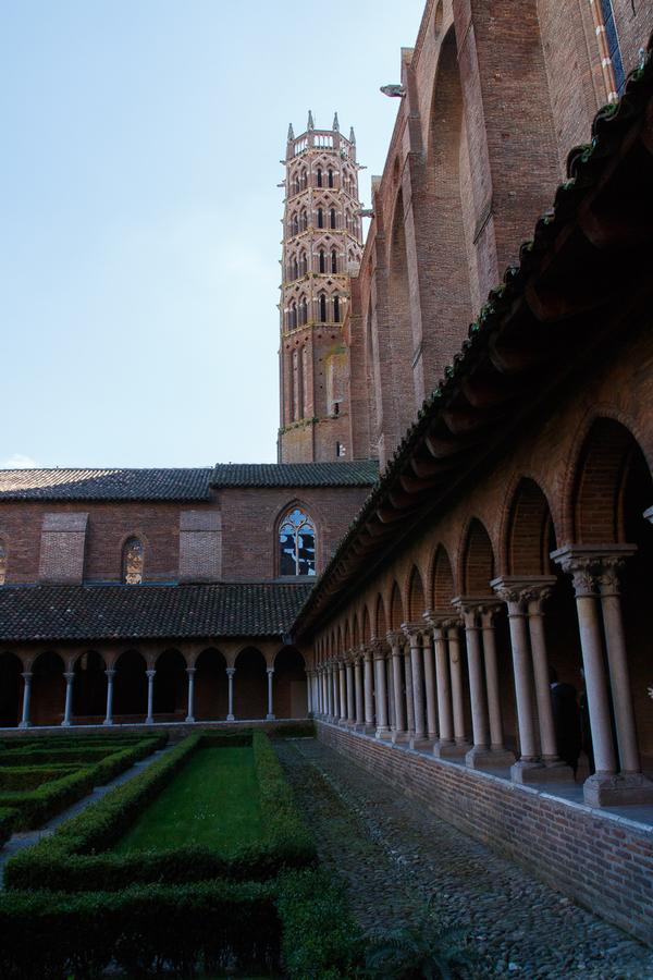Claustro y campanario de los Jacobinos