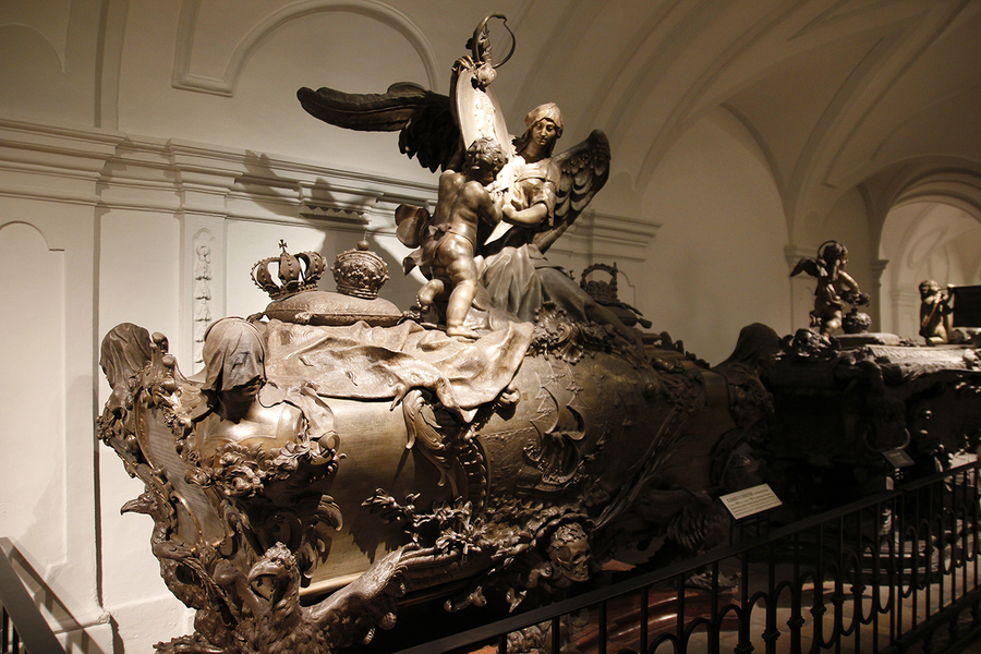 Coleccion de Sarcofagos en la Cripta de los Capuchinos de Viena Coleccion de Sarcofagos en la Cripta de los Capuchinos de Viena