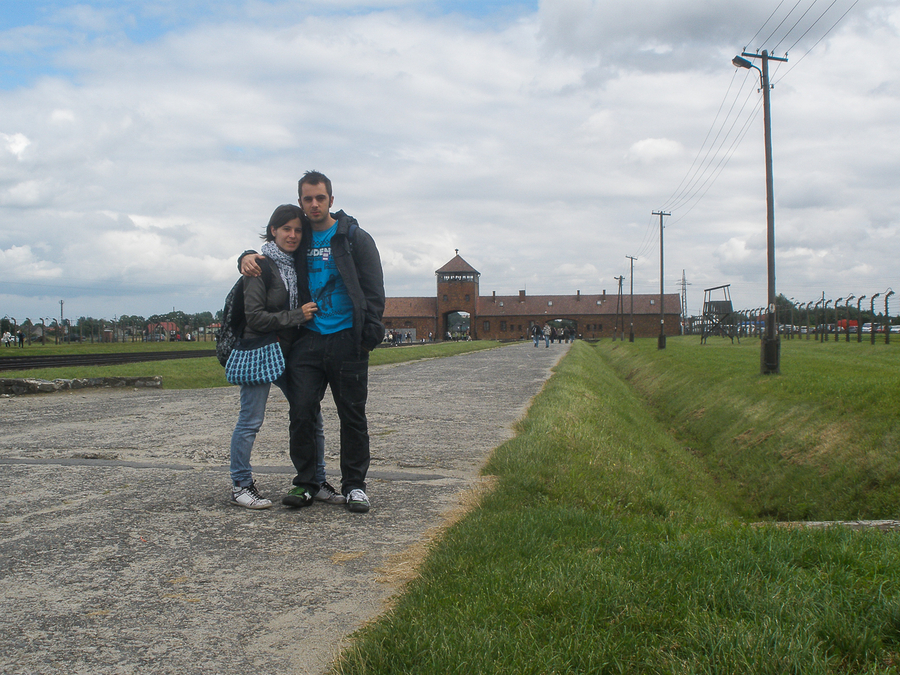 Comete el Mundo en Auschwitz Birkenau Comete el Mundo en Auschwitz Birkenau