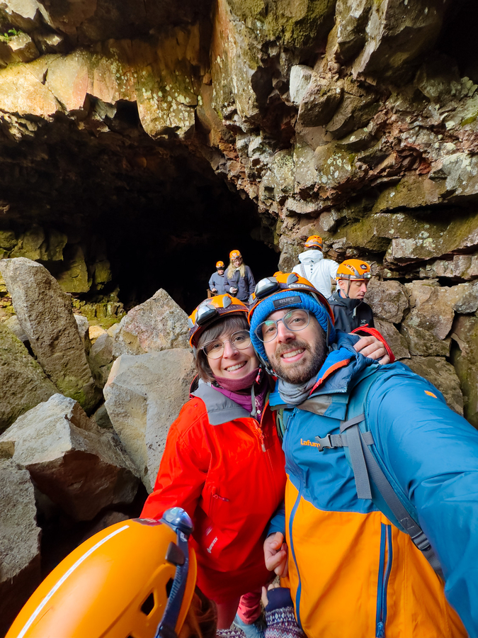 Islandia con niños en raufarholshellir