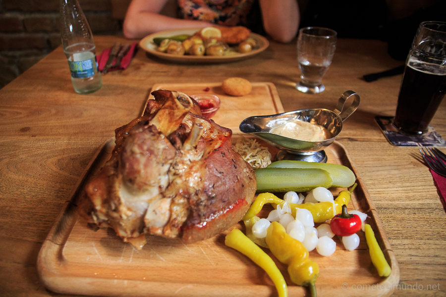 Comida tipica de Praga codillo