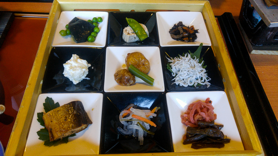 Desayuno japones en el Ryokan Desayuno japones en el Ryokan