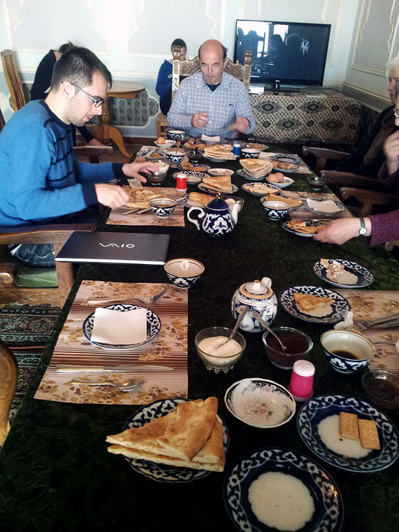 Desayuno en el Meros de Khiva