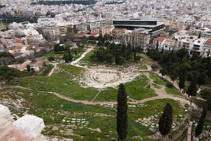 El teatro de Dioniso visto desde lo alto El teatro de Dioniso visto desde lo alto