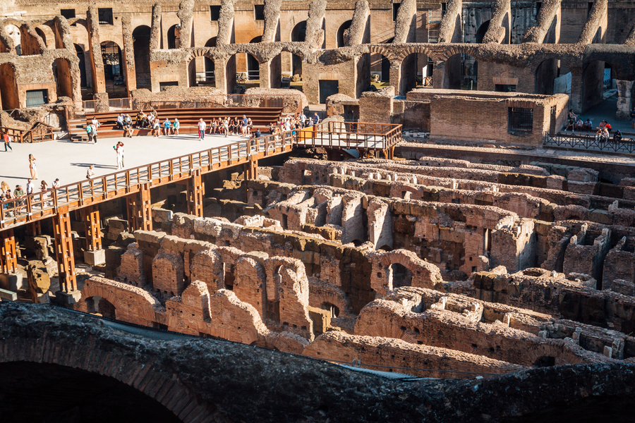 Entrada al Subterranio del Coliseo