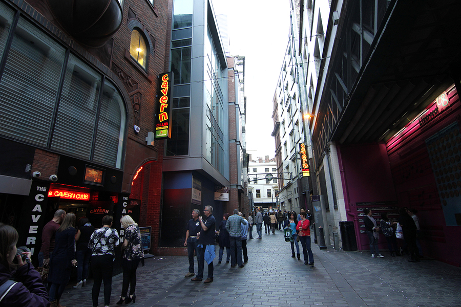 Entrada a The Cavern
