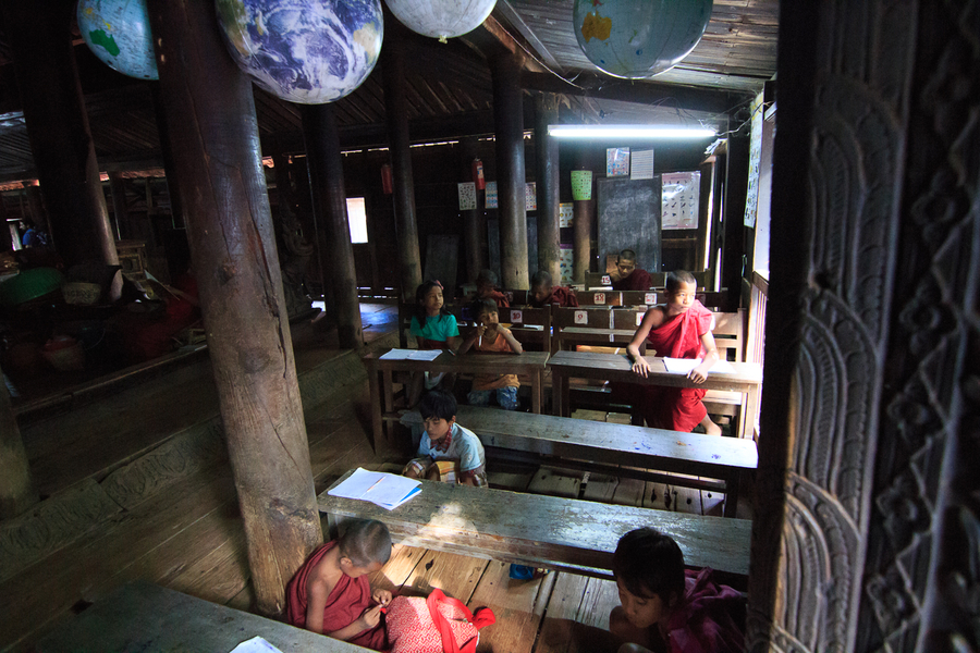 Escuela en Inwa Escuela en Inwa