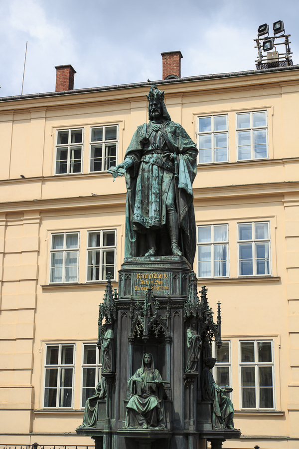 Escultura Carlos IV en Praga Escultura Carlos IV en Praga