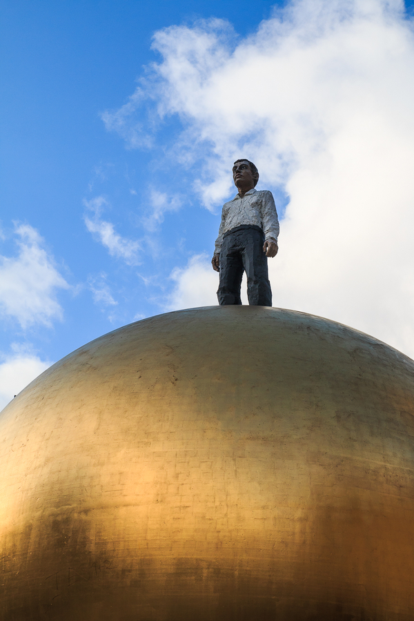 Escultura en Kapitelplatz que ver en Salzburgo