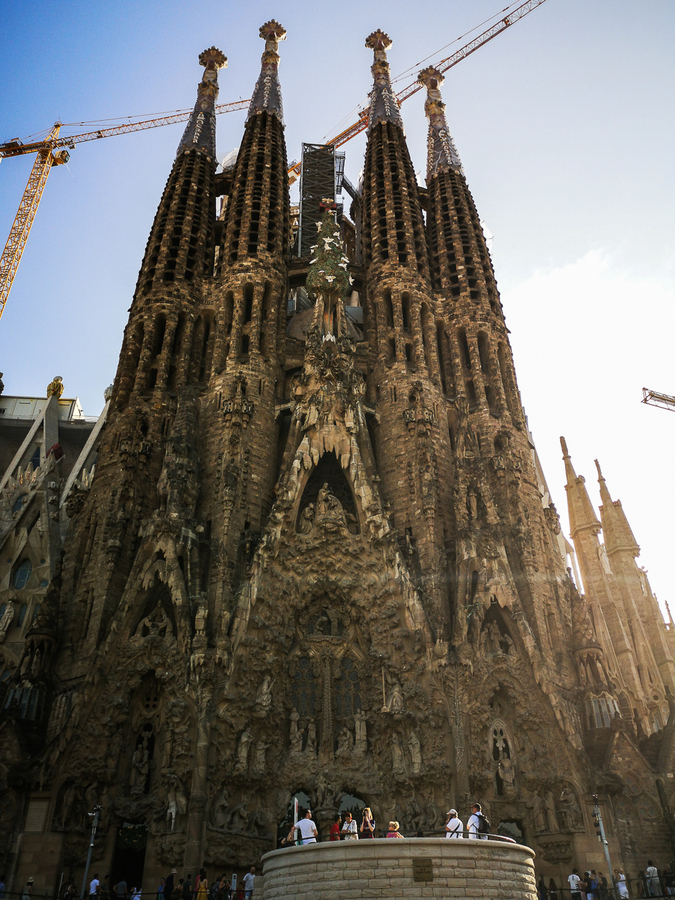 fachada de la natividad sagrada-familia