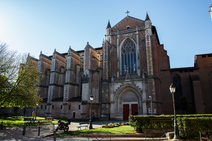 Fachada lateral de Saint Sernin