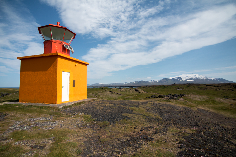 Faro Ondverdarnes y volcan Snaefell Faro Ondverdarnes y volcan Snaefell