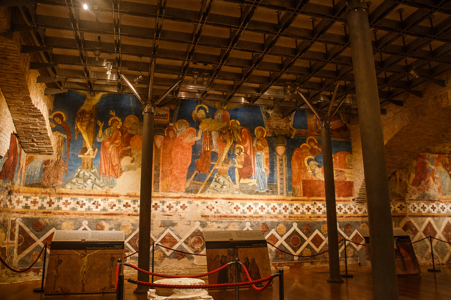 Frescos en la cripta de la Catedral de Siena Frescos en la cripta de la Catedral de Siena