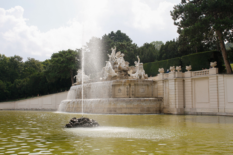 Fuente del Schonbrunn Fuente del Schonbrunn