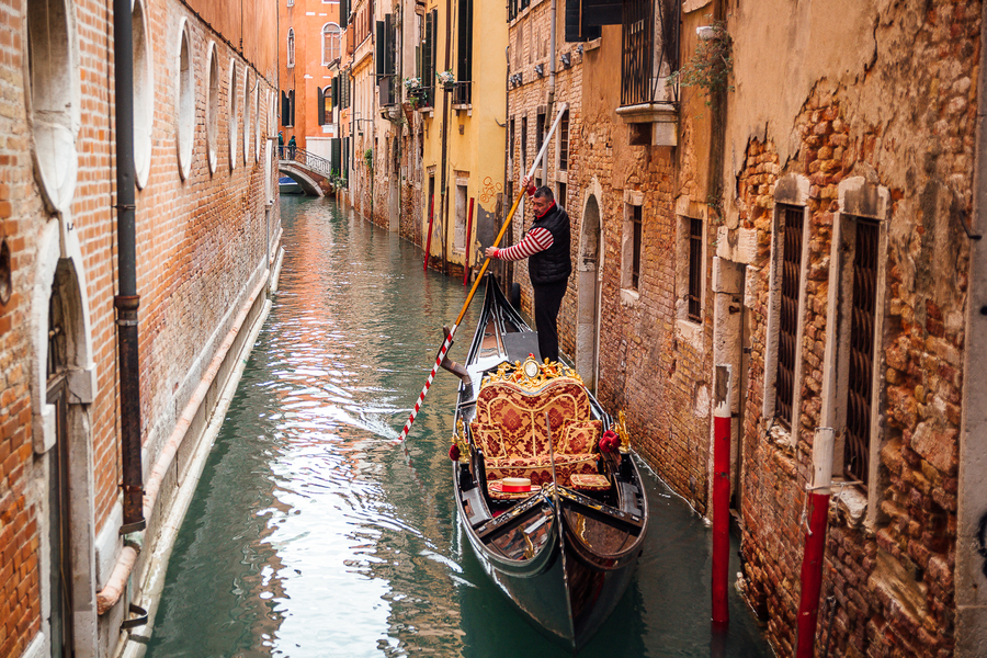 Recorrer Venecia en góndola en un día