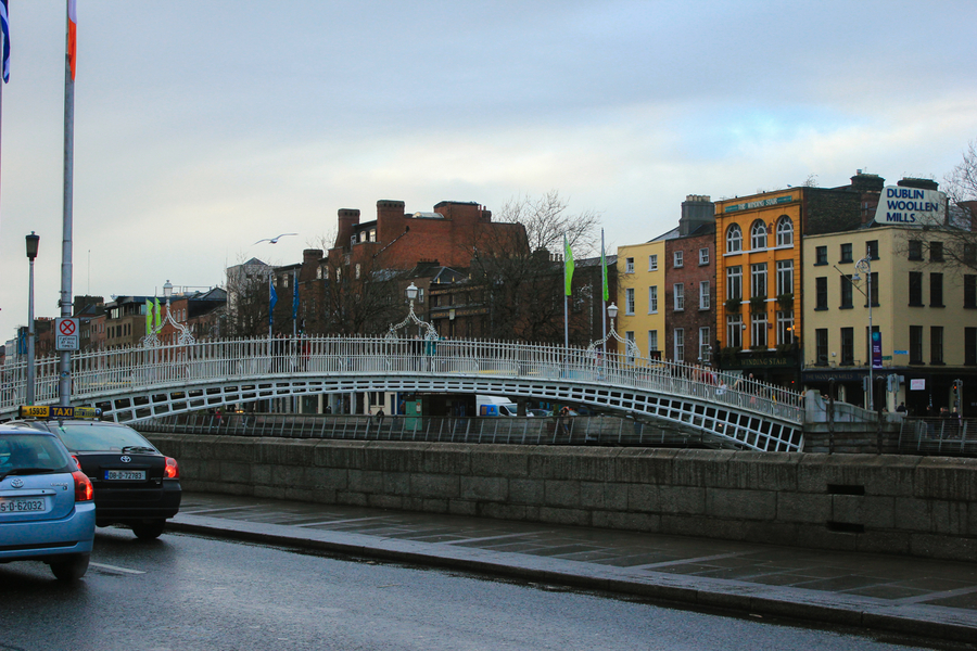 Itinerario de 4 días por Dublín - HaPenny Bridge