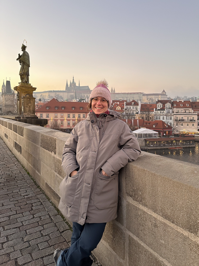 Henar de Cómete el Mundo en el Puente de Carlos de Praga