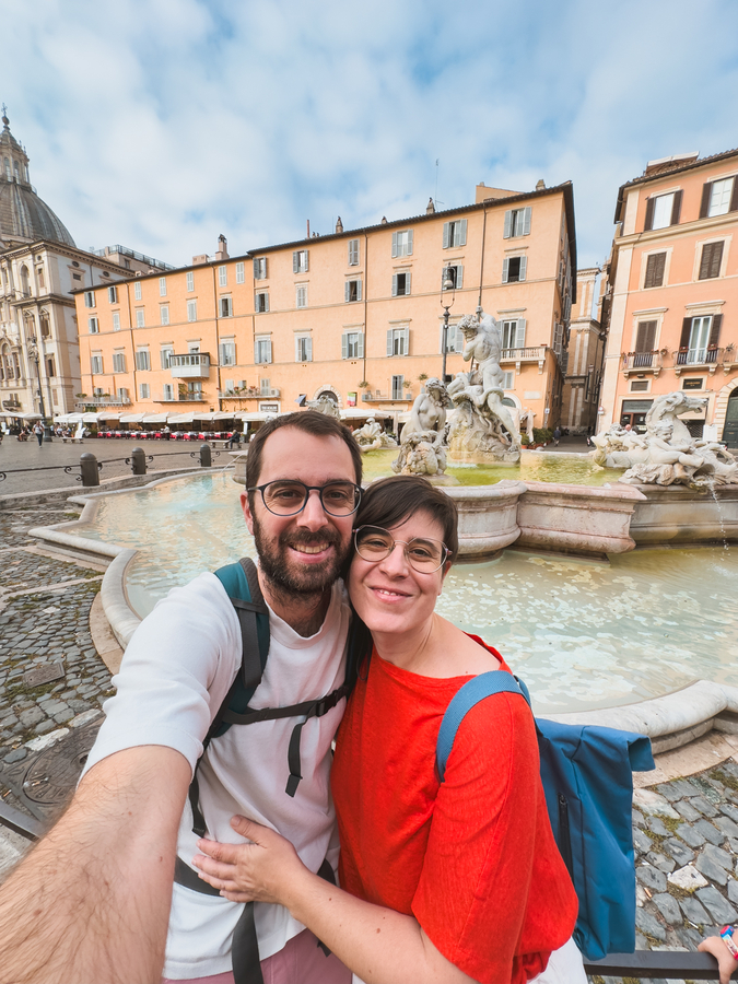 Henar y Aitor de Comete el Mundo en Piazza Navona