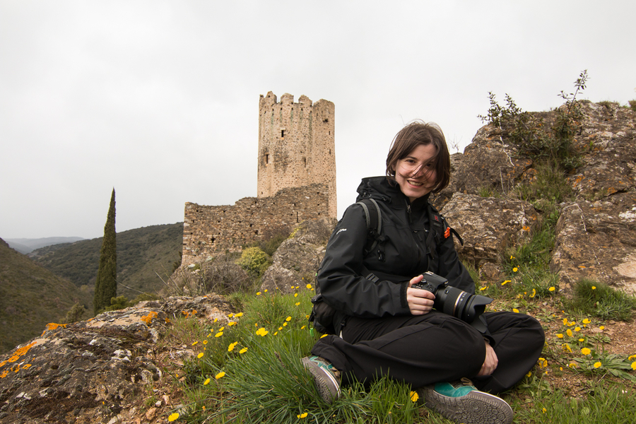 Henar descansando en Lastours