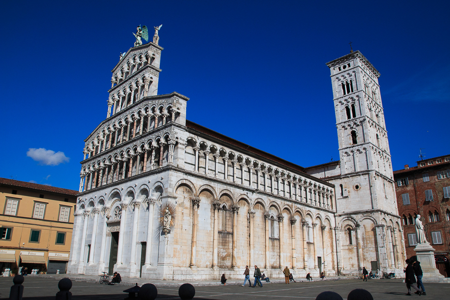 Iglesia de San Michele in Fioro en Lucca Iglesia de San Michele in Fioro en Lucca