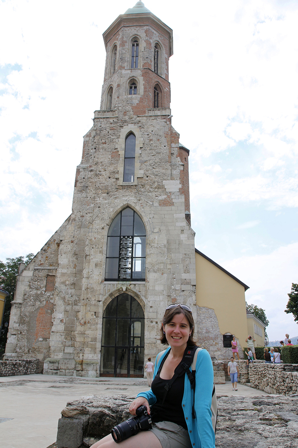 iglesia de maria magdalena en budapest