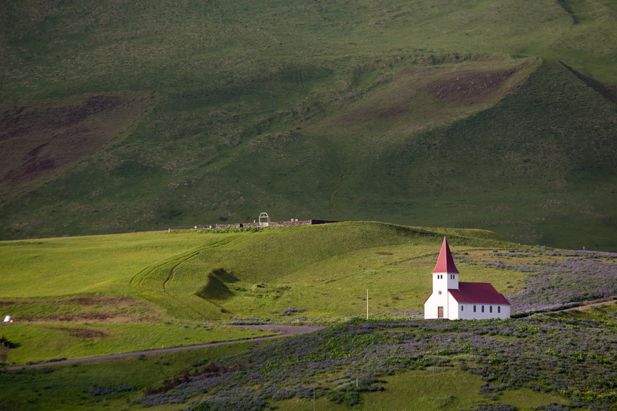 Iglesia de Vik en Islandia Iglesia de Vik en Islandia
