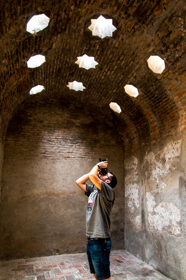 Iluminación baños árabes en el Albaicín de Granada