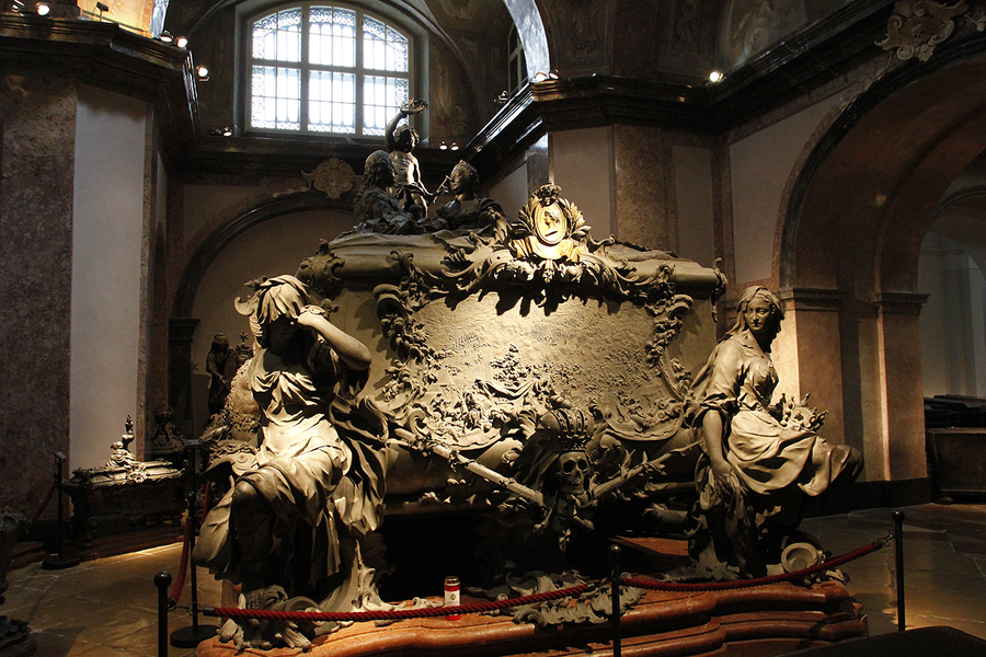 Inmenso Sarcofago en el Kaisergruft Inmenso Sarcofago en el Kaisergruft