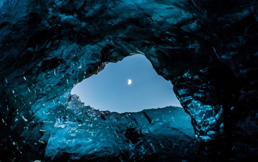 interior cueva de cristal Islandia interior cueva de cristal Islandia