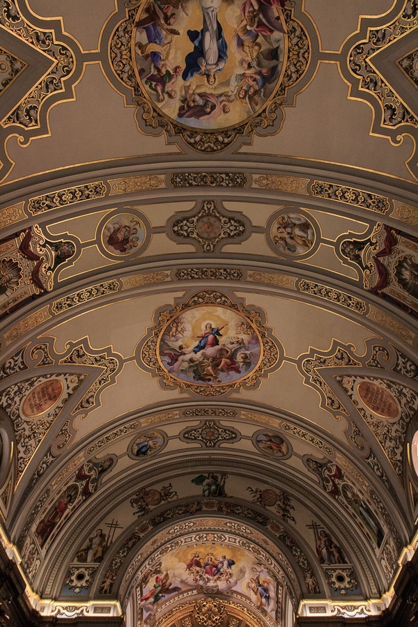 Interior de la Iglesia de la Macarena