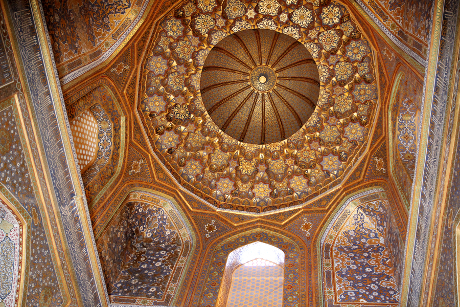 Interior cupula de la madraza Sher-Dor en Samarcanda Interior cupula de la madraza Sher-Dor en Samarcanda