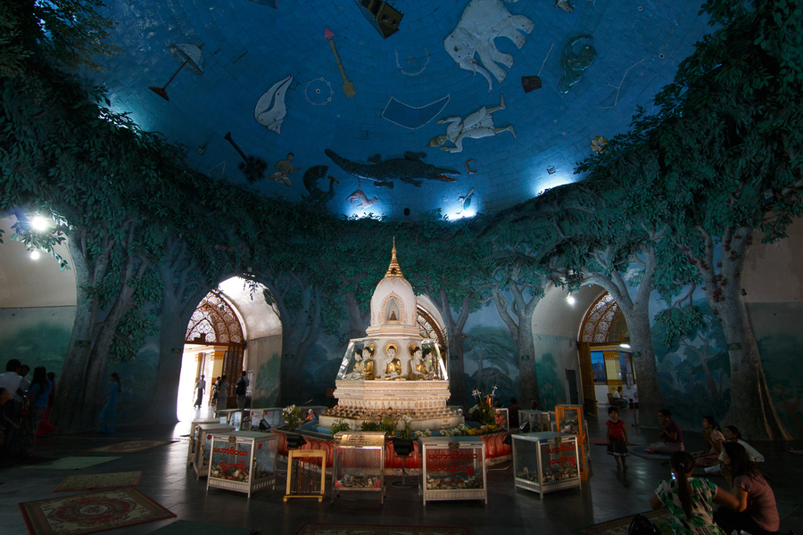 Interior de la Maha Wizaya Paya