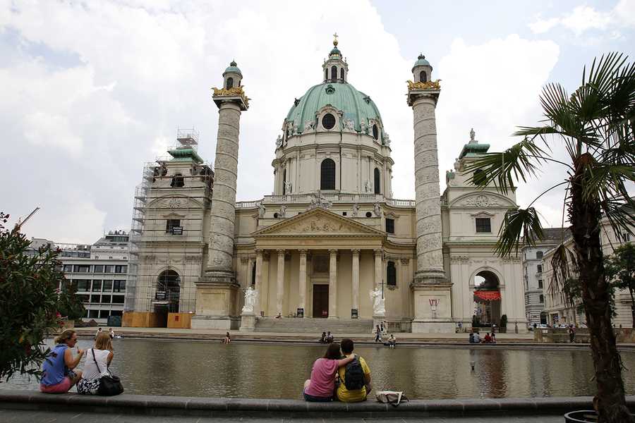 Karlskirche - La iglesia de San Carlos en Viena Karlskirche - La iglesia de San Carlos en Viena