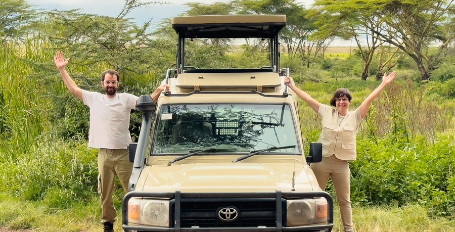 En el coche en Tanzania con seguridad