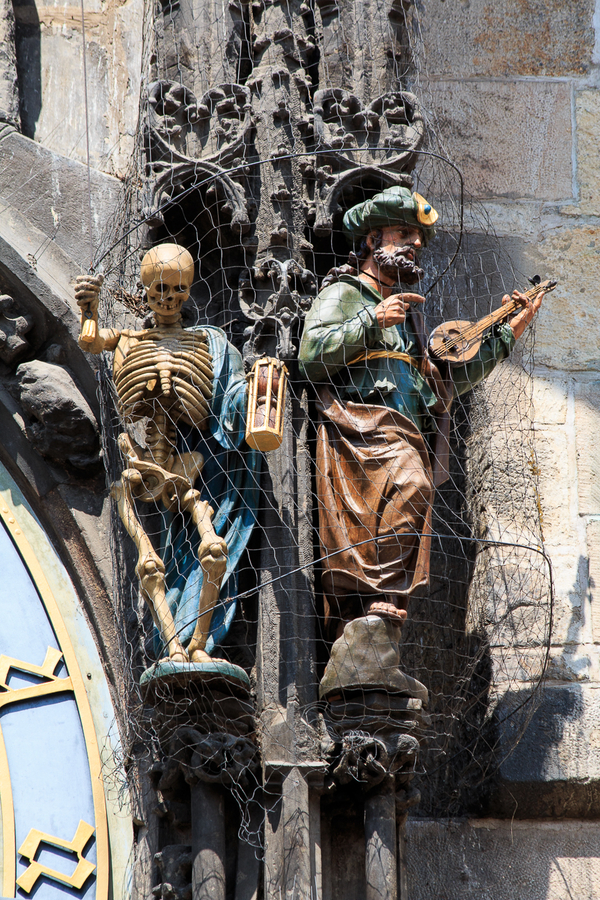 La muerte y el principe turco en el reloj de Praga