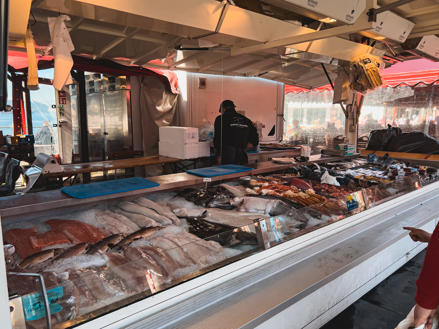 Mercado de pescado del Puerto de Bergen