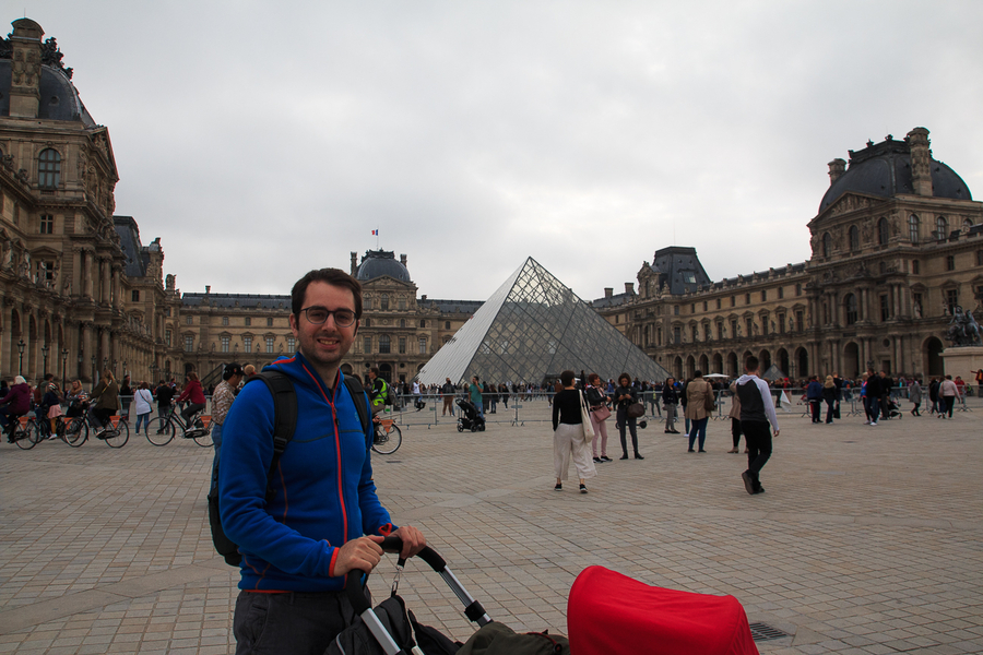 Monumentos de Paris - El Louvre Monumentos de Paris - El Louvre