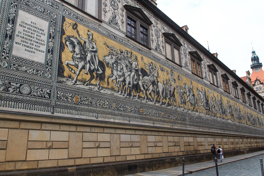 Mosaico de porcelana mas grande del mundo Tursimo Dresde Alemania Mosaico de porcelana mas grande del mundo Tursimo Dresde Alemania