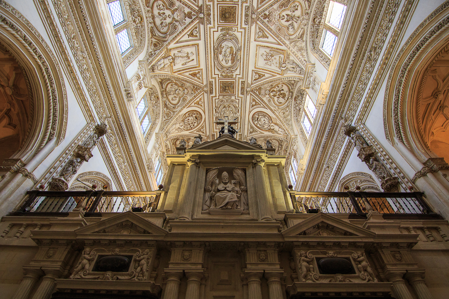 nave central de la Catedral de Cordoba nave central de la Catedral de Cordoba