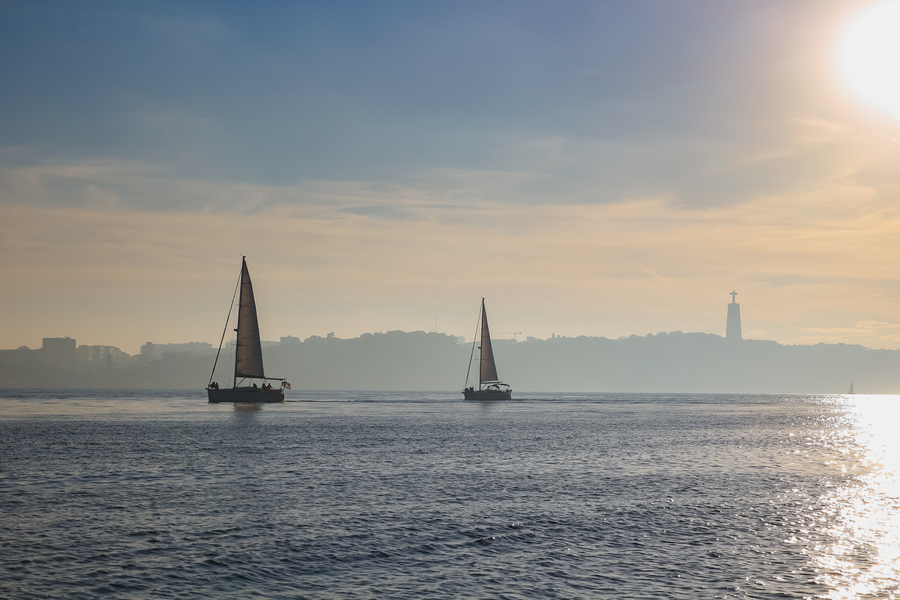 Paseo en velero por el Tajo en Lisboa