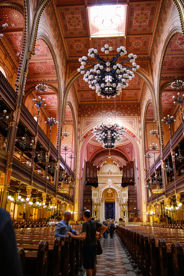 Pasillo central Gran Sinagoga Budapest Pasillo central Gran Sinagoga Budapest