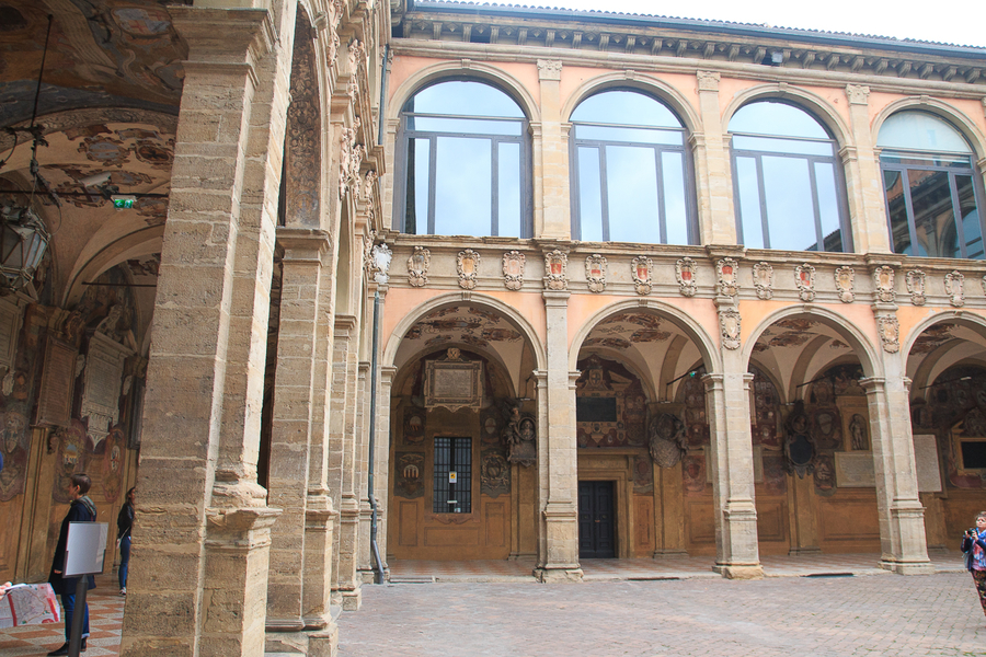 patio universidad de bolonia