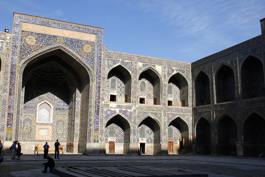 Patio de la Madraza Sher-Dor en Samarcanda Patio de la Madraza Sher-Dor en Samarcanda